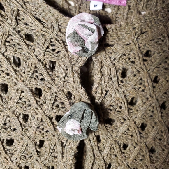 Unif Garden Sweater Crotchet Flower Button Size M - Picture 8 of 10
